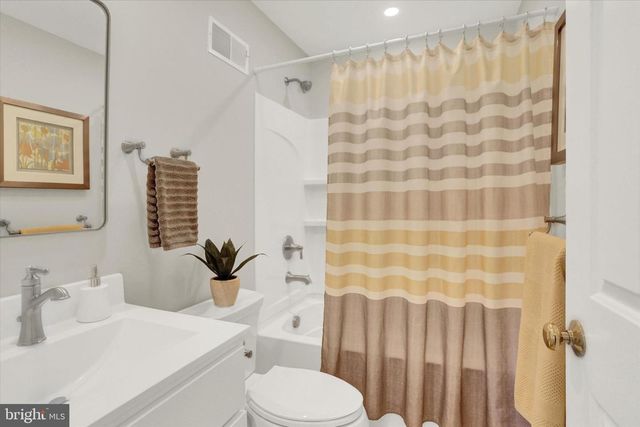 627 ALLENVIEW DRIVE, Mechanicsburg, PA 17055