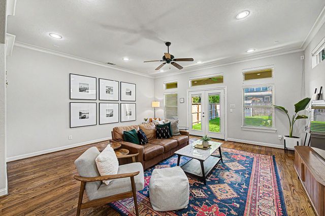 1005 W 24th Street, Houston, TX 77008