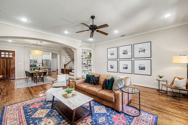 1005 W 24th Street, Houston, TX 77008