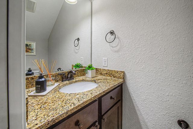 1005 W 24th Street, Houston, TX 77008