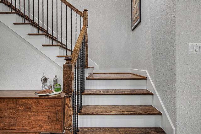 1005 W 24th Street, Houston, TX 77008