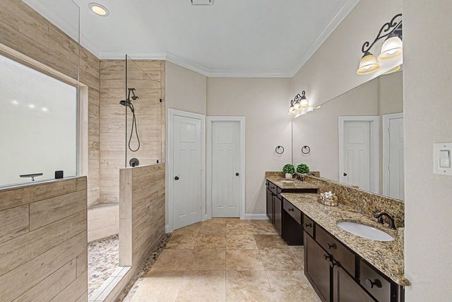 1005 W 24th Street, Houston, TX 77008
