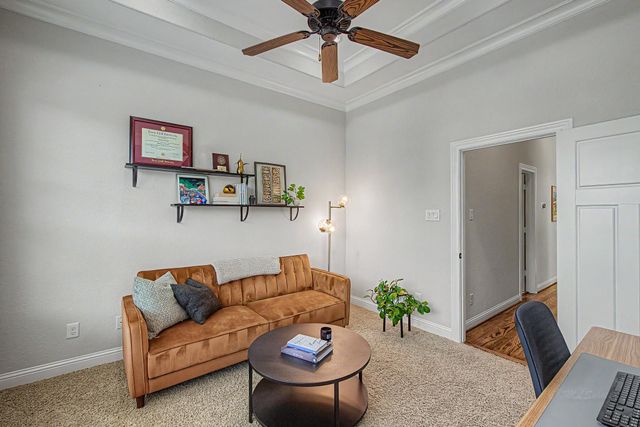 1005 W 24th Street, Houston, TX 77008