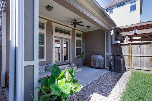 1005 W 24th Street, Houston, TX 77008