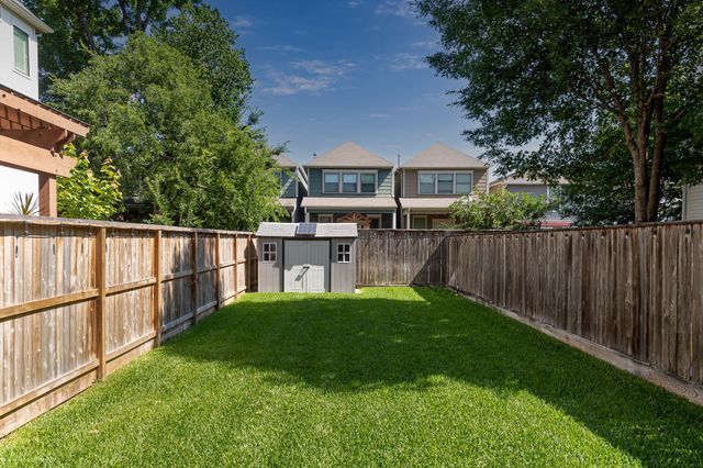 1005 W 24th Street, Houston, TX 77008