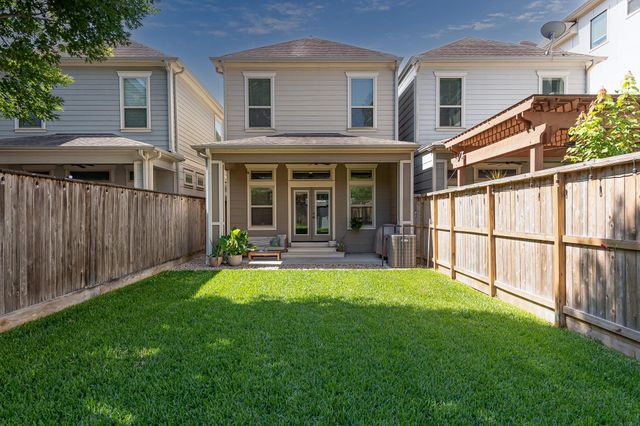 1005 W 24th Street, Houston, TX 77008