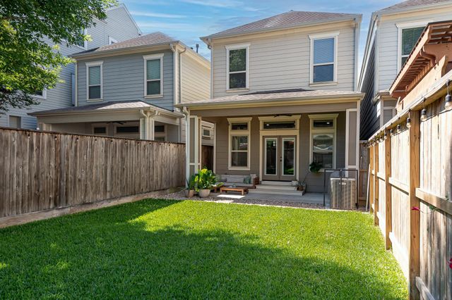 1005 W 24th Street, Houston, TX 77008
