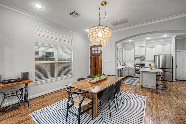 1005 W 24th Street, Houston, TX 77008