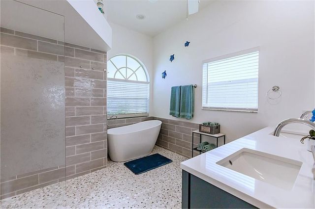 2910 37th TER, Cape Coral, FL 33914