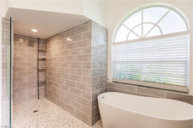 2910 37th TER, Cape Coral, FL 33914