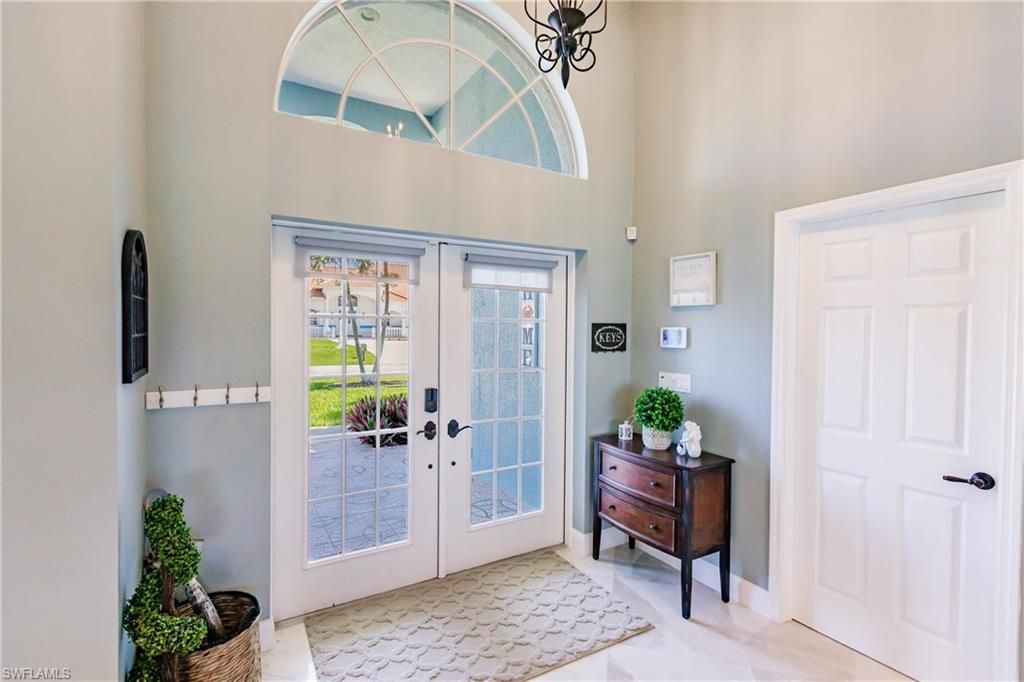 Image 2 of property listing at 2910 37th TER, Cape Coral, FL 33914