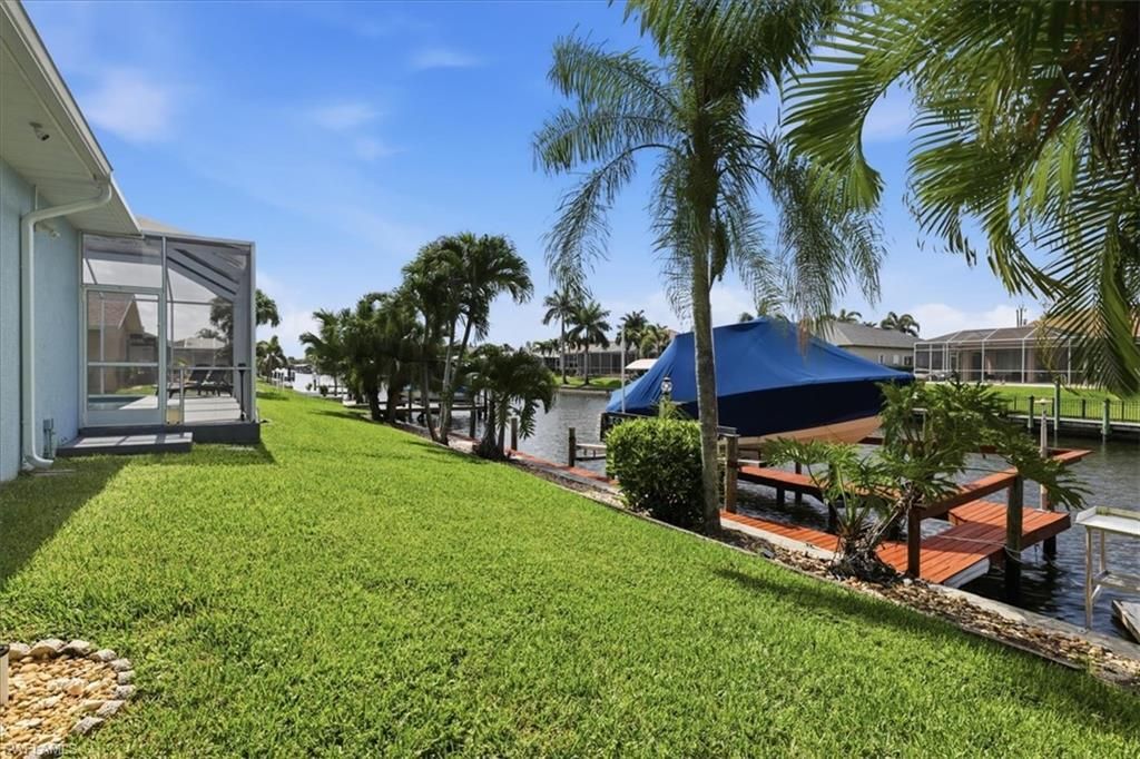 Image 37 of property listing at 2910 37th TER, Cape Coral, FL 33914