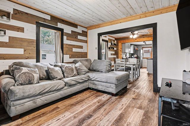 3110 Burr Oak Avenue, Elkhart, IN 46517