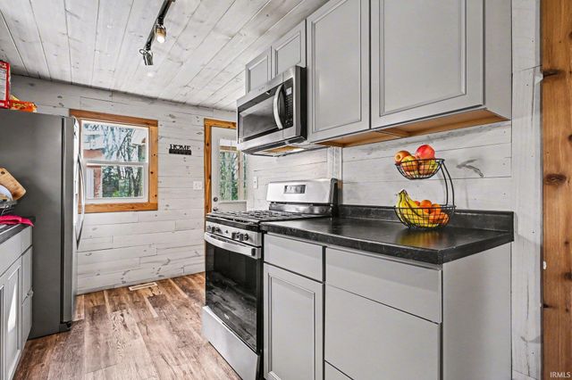 3110 Burr Oak Avenue, Elkhart, IN 46517