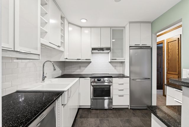 1720 3rd Avenue S 205, Minneapolis, MN 55404