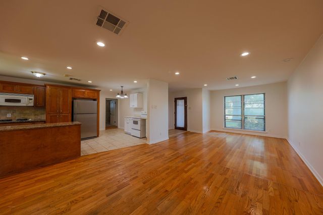 10038 Lazy Oaks Street, Houston, TX 77080