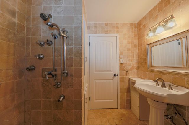 10038 Lazy Oaks Street, Houston, TX 77080