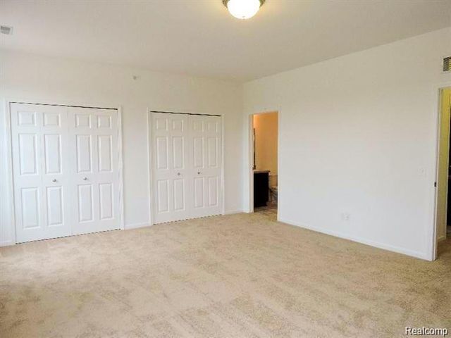 1074 W Summerfield Glen Circle, Ann Arbor, MI 48103