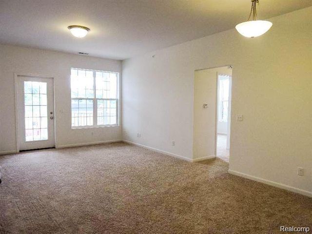 1074 W Summerfield Glen Circle, Ann Arbor, MI 48103