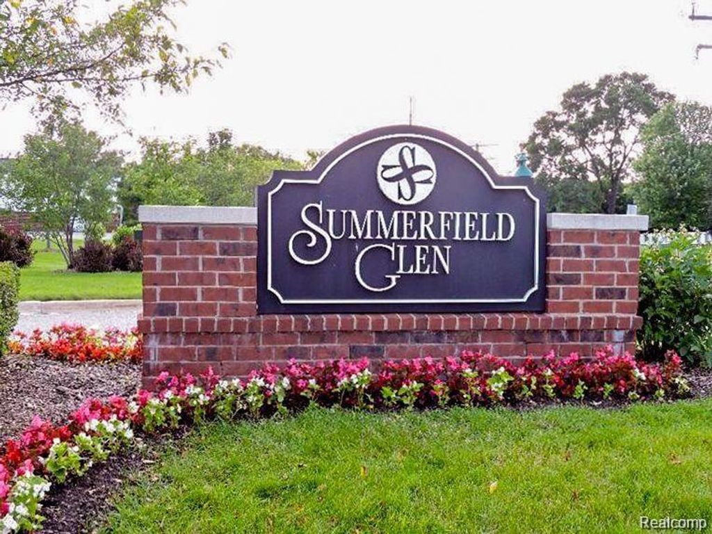 1074 W Summerfield Glen Circle, Ann Arbor, MI 48103
