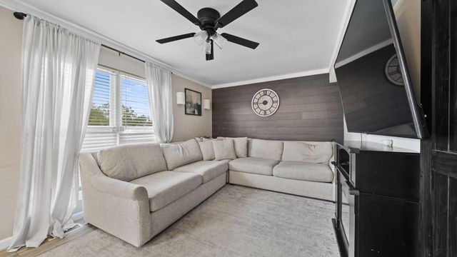 1297 Crossbrook Boulevard, Galloway, OH 43119