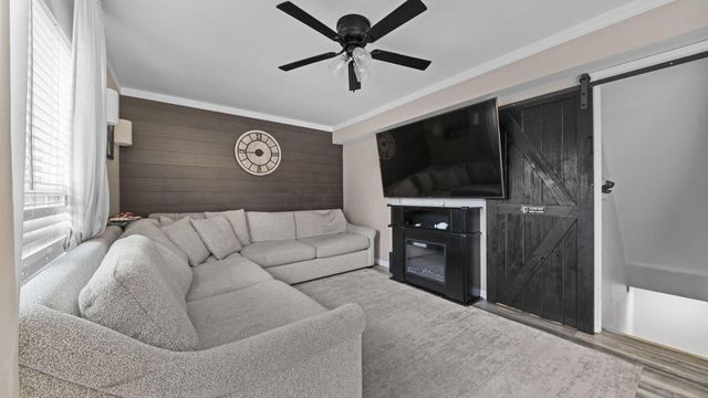 1297 Crossbrook Boulevard, Galloway, OH 43119