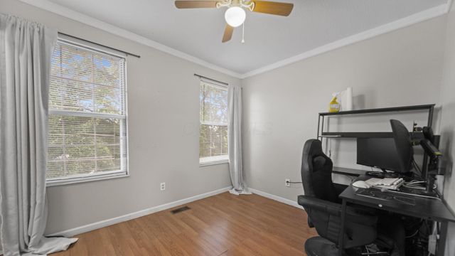 1297 Crossbrook Boulevard, Galloway, OH 43119