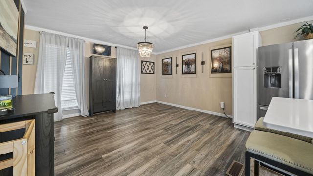 1297 Crossbrook Boulevard, Galloway, OH 43119