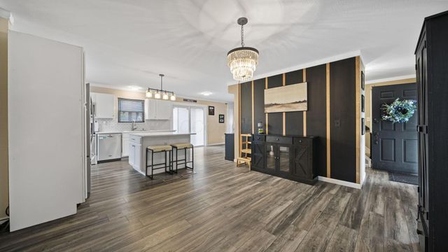 1297 Crossbrook Boulevard, Galloway, OH 43119