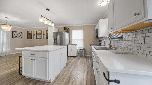 1297 Crossbrook Boulevard, Galloway, OH 43119