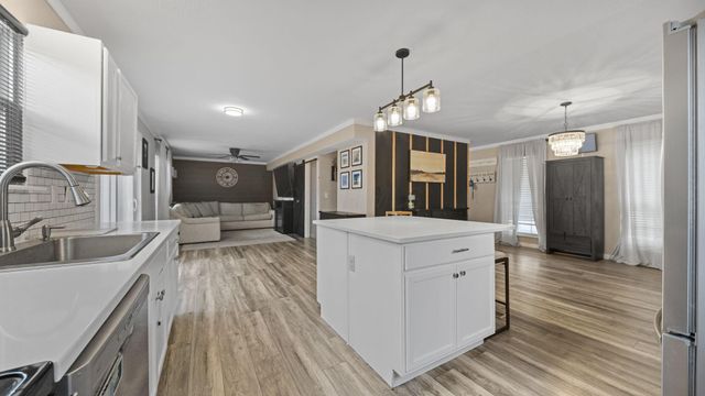 1297 Crossbrook Boulevard, Galloway, OH 43119
