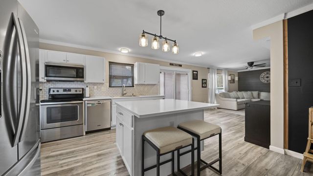 1297 Crossbrook Boulevard, Galloway, OH 43119