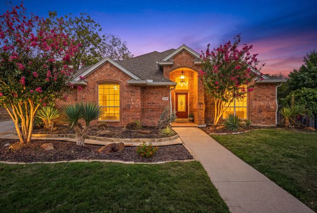 7613 Woodhaven Drive, North Richland Hills, TX 76182