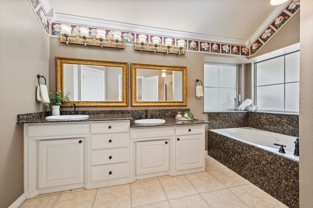 7613 Woodhaven Drive, North Richland Hills, TX 76182