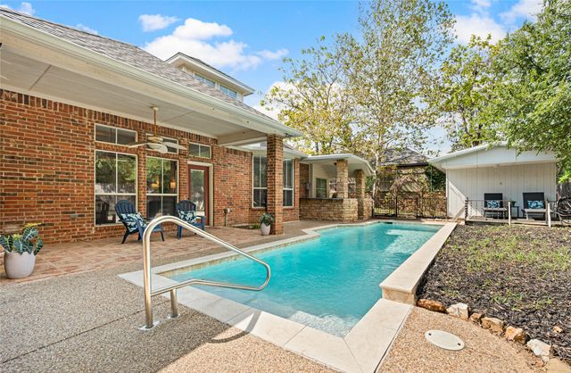7613 Woodhaven Drive, North Richland Hills, TX 76182