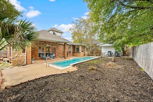 7613 Woodhaven Drive, North Richland Hills, TX 76182