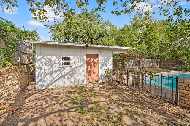 7613 Woodhaven Drive, North Richland Hills, TX 76182