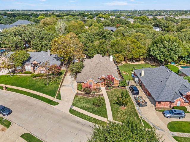 7613 Woodhaven Drive, North Richland Hills, TX 76182