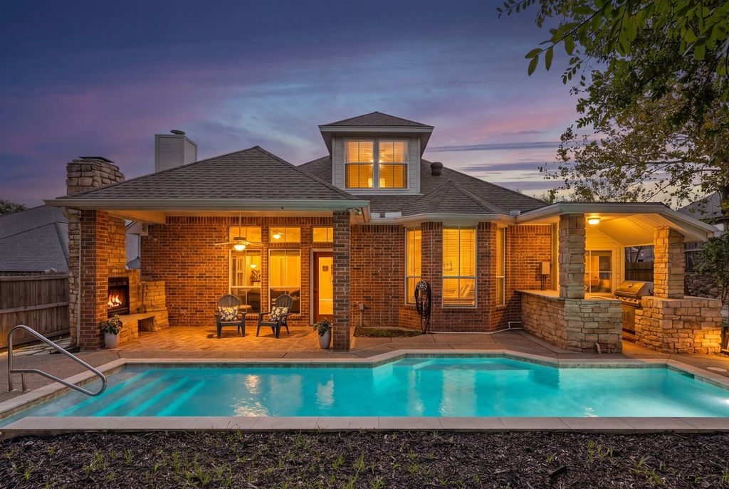7613 Woodhaven Drive, North Richland Hills, TX 76182