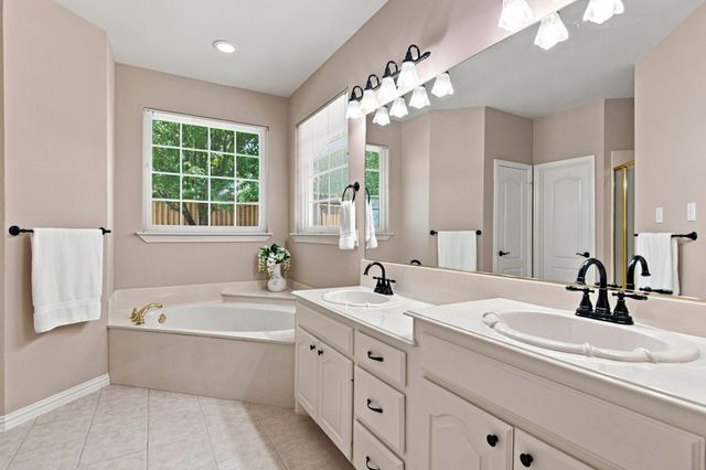 8321 Brandonwood Drive, North Richland Hills, TX 76182
