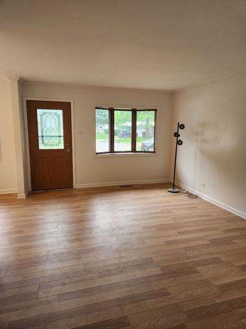 8 Wayne Court, Park Forest, IL 60466