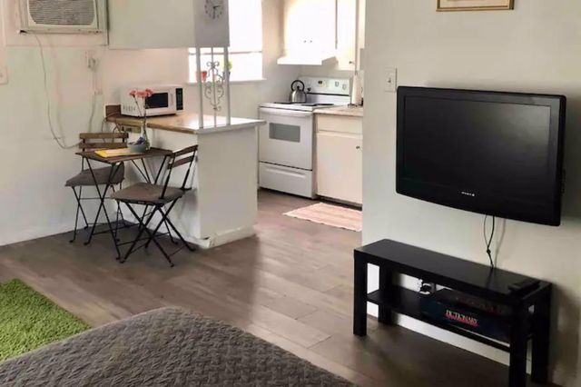 5909 Bolm RD 2, Austin, TX 78721