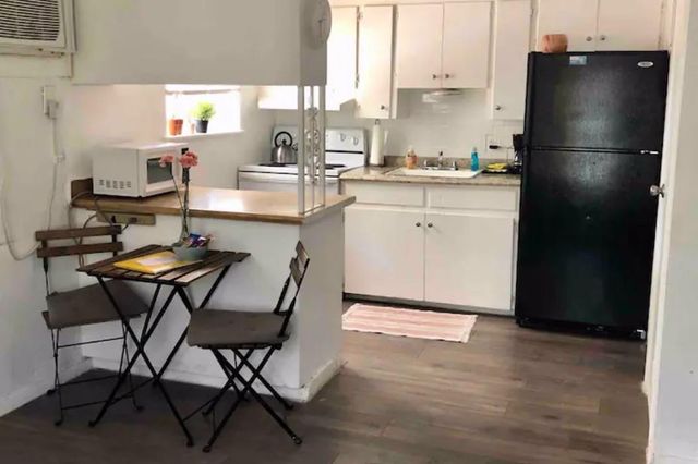 5909 Bolm RD 2, Austin, TX 78721