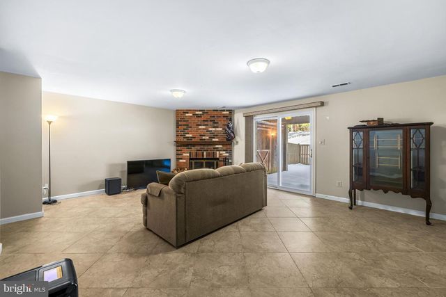 24 BOULDER CT, Cockeysville, MD 21030