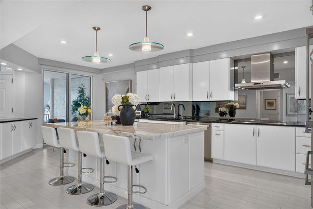 1280 DOLPHIN BAY WAY 402, Sarasota, FL 34242