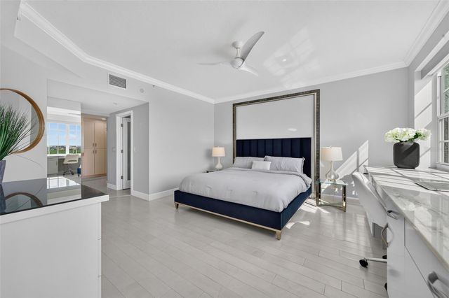 1280 DOLPHIN BAY WAY 402, Sarasota, FL 34242