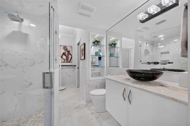 1280 DOLPHIN BAY WAY 402, Sarasota, FL 34242