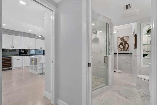 1280 DOLPHIN BAY WAY 402, Sarasota, FL 34242