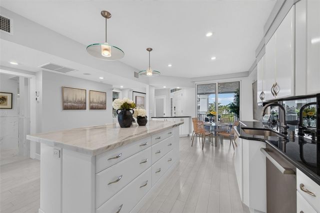 1280 DOLPHIN BAY WAY 402, Sarasota, FL 34242