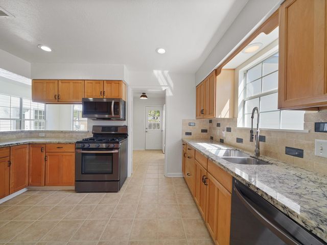 715 Saint Andrews Road, Kingwood, TX 77339